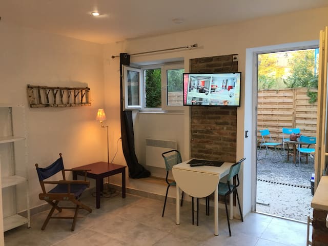 Airbnb Féron Vacation Rentals Places To Stay Hauts