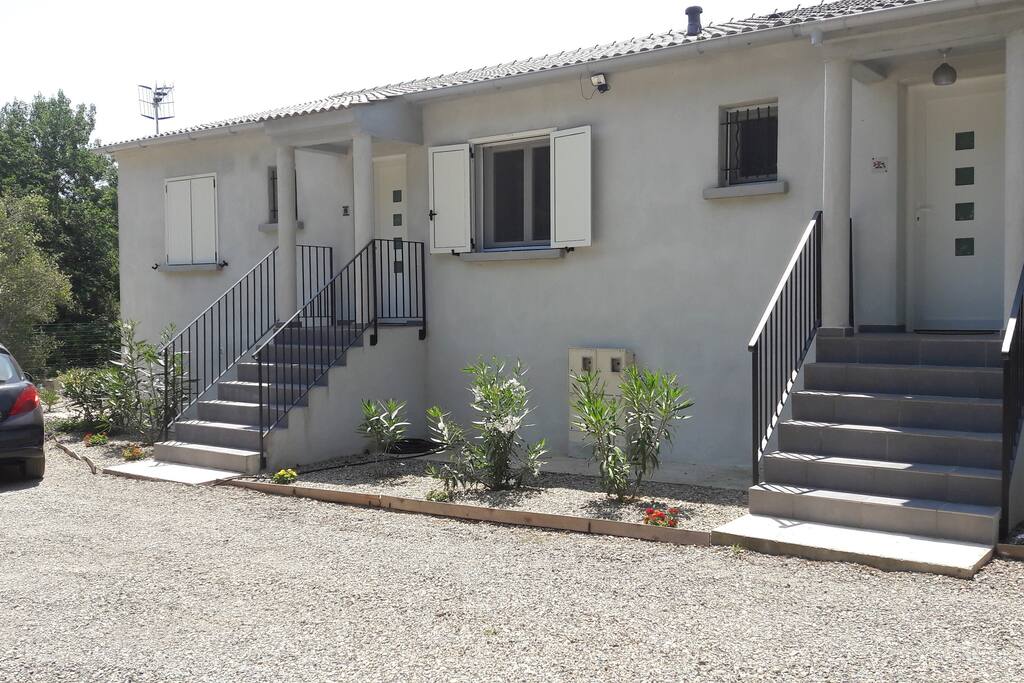 Entrées des mini-villas