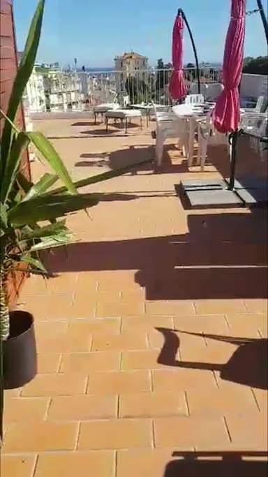 Toit terrasse privé de 150m2 vue à 360 degrés et vue mer