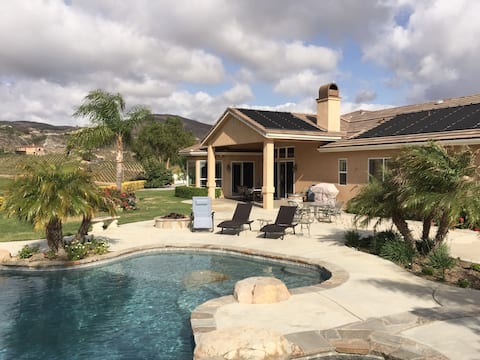 Wine Country Estate - walk to wineries