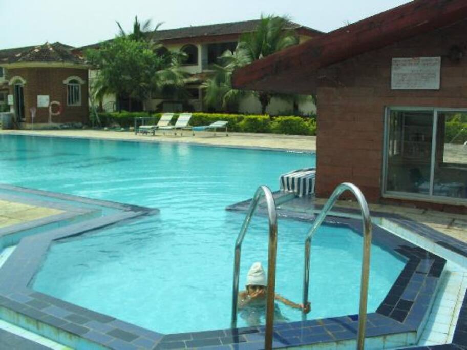 Swimming pool
