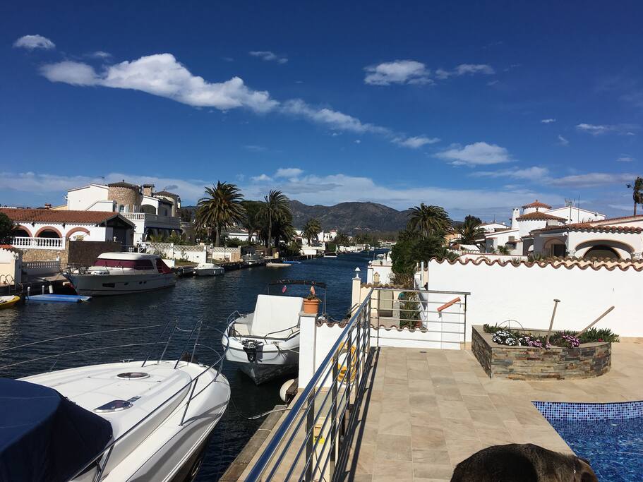 Le canal vu du bord de la terrasse