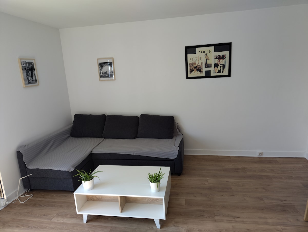 Top Airbnb: Beautiful apartment near Paris – Porte de Versailles in Vanves