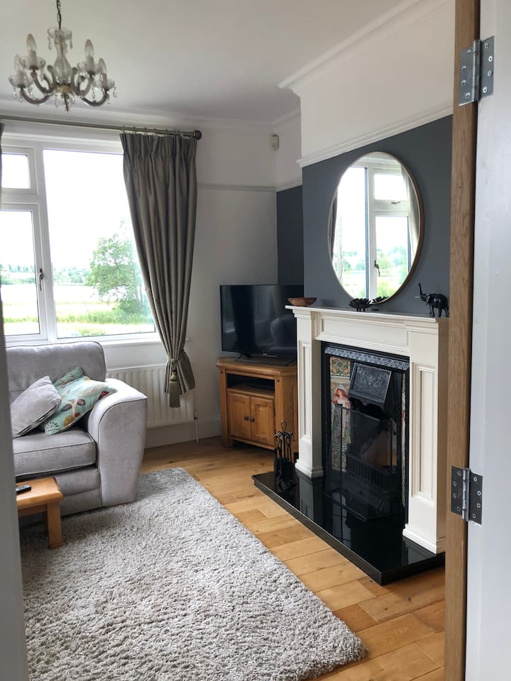 Lake view room Walking distance from town centre Houses for Rent in Fermanagh and Omagh