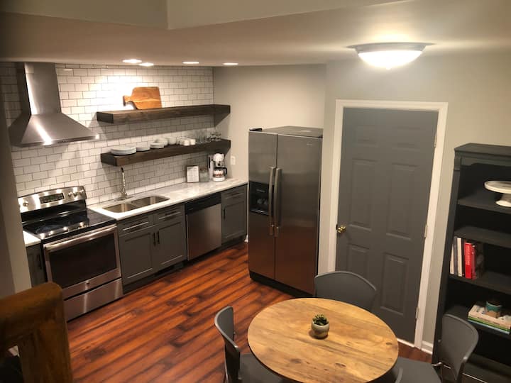 Cozy-comfy-convenient To Nashville Airport - Smyrna, TN