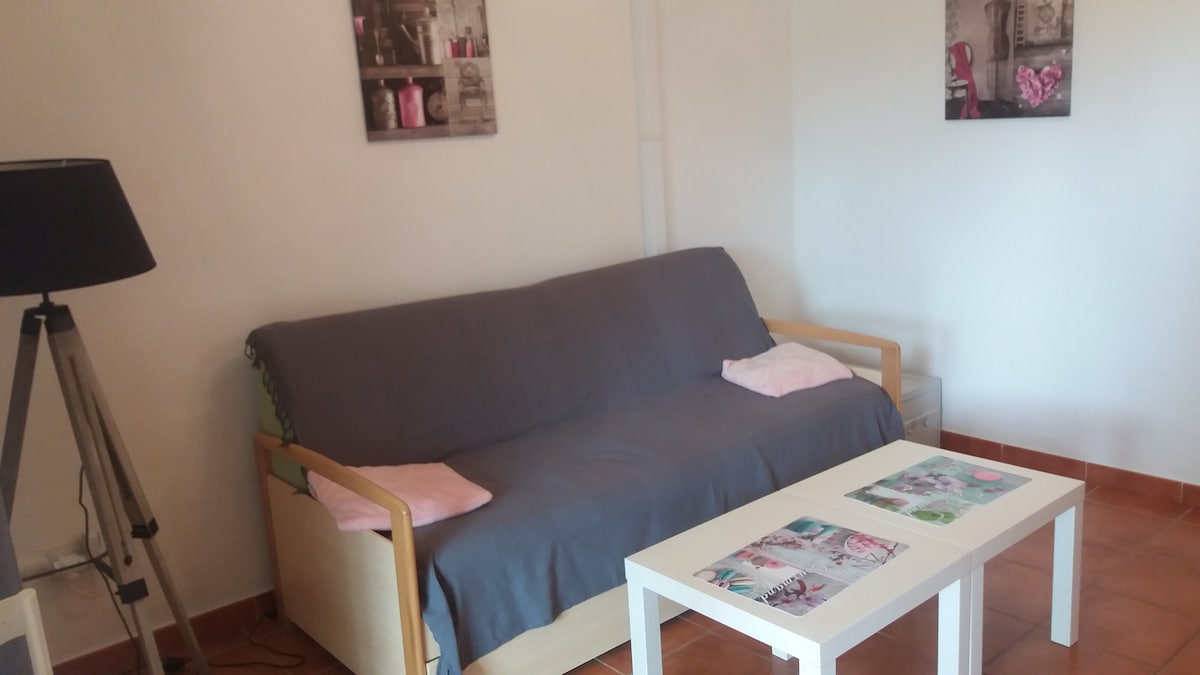 Leistungsstarkes Airbnb: Apartment close to the sea. in Linguizzetta