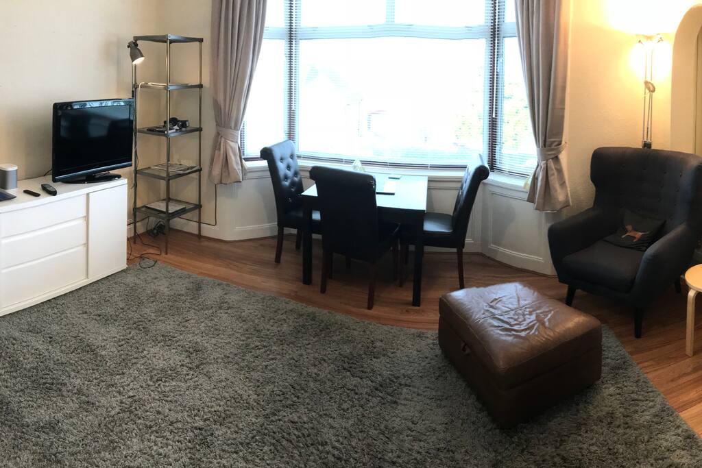 SPACIOUS DINING ROOM