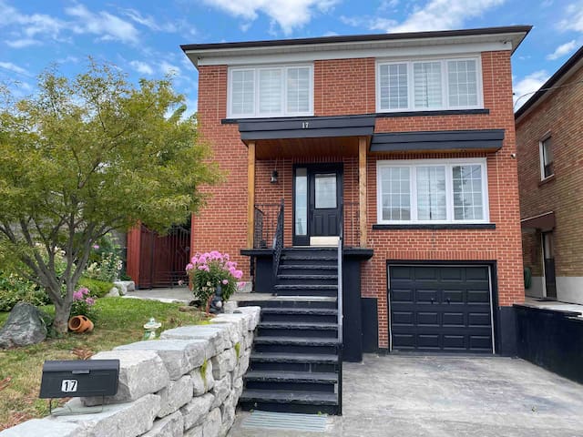 Two Storey House Elegant Design Heart of Toronto.