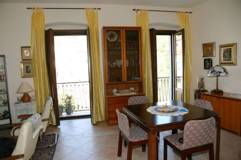 Sala colazione-salotto