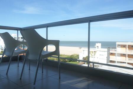Cómodo departamento en Gesell con vista al mar 2