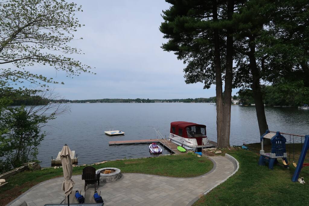 Webster Lake, Lake House Houses for Rent in Webster, Massachusetts