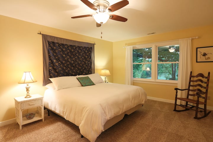 #3 Në katin e sipërm të dhomës  së gjumit me krevat fëmijësh me krevat fëmijësh në dollap