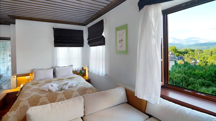 Suite Deluxe on Dilofo Hotel