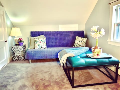 Successful Airbnb property: Camden Intown House. Lovely Upstairs 3 Room Suite. in Camden