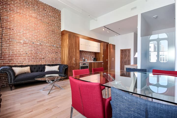 Large loft in Old Montreal