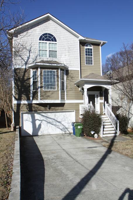 Ample parking in driveway, off-street to safely keep your vehicle during stay