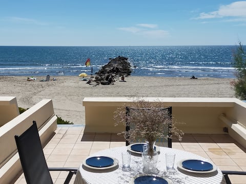 Apartment on the beach 