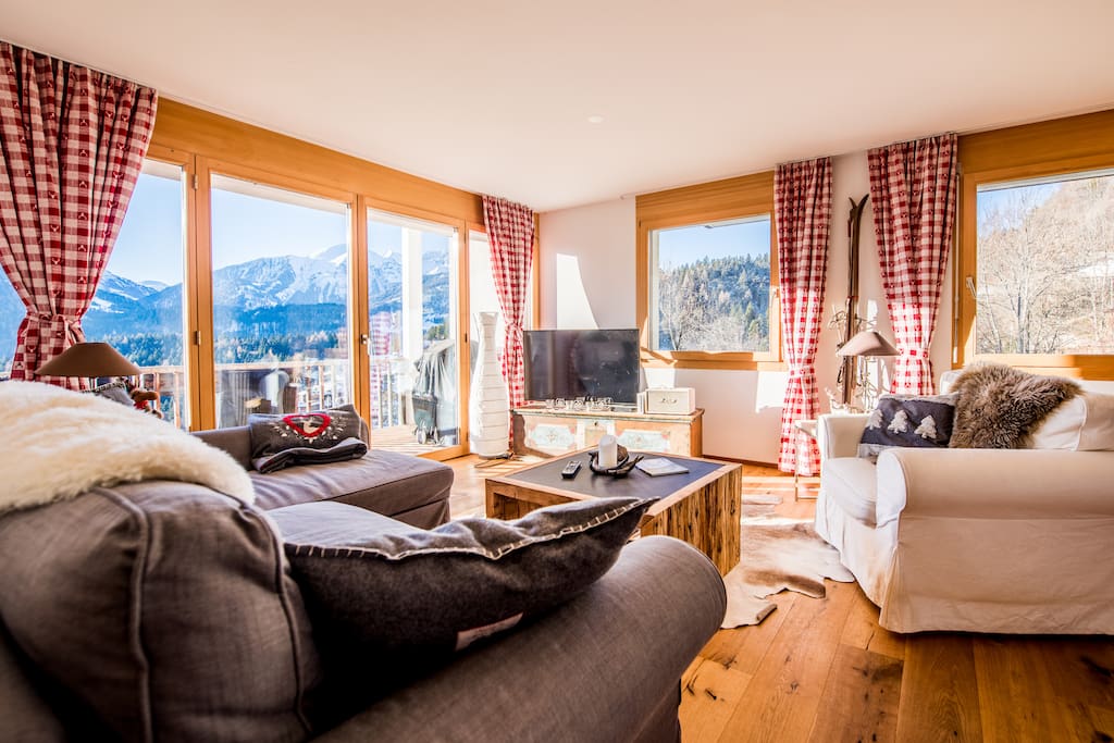 Wohnzimmer/Living Room