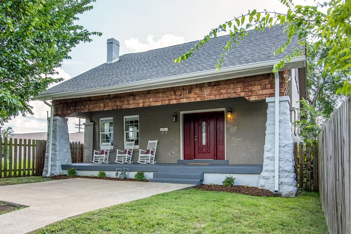 Large Remodeled Home Close to Downtown! gallery image 3