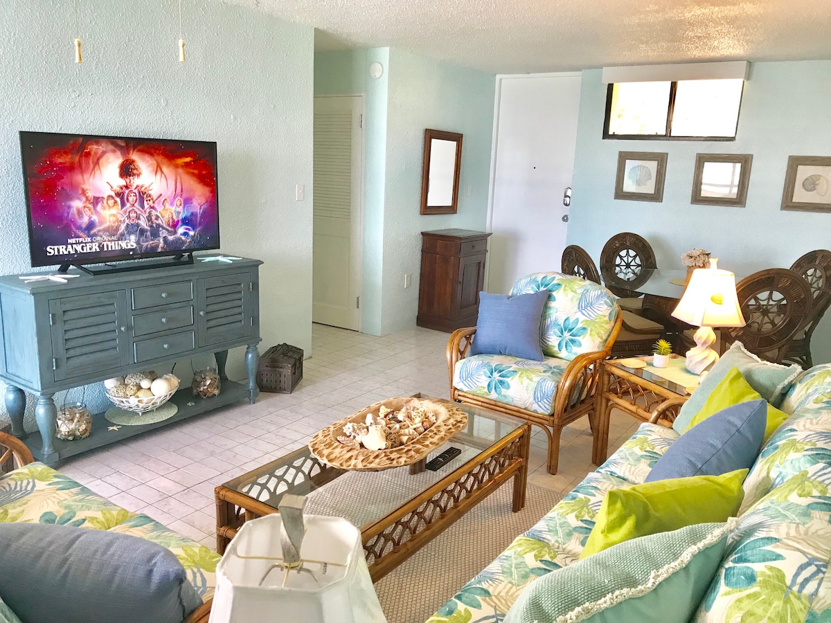 Popular Airbnb listing: So close you can taste the ocean - PRIME Location in Tutu