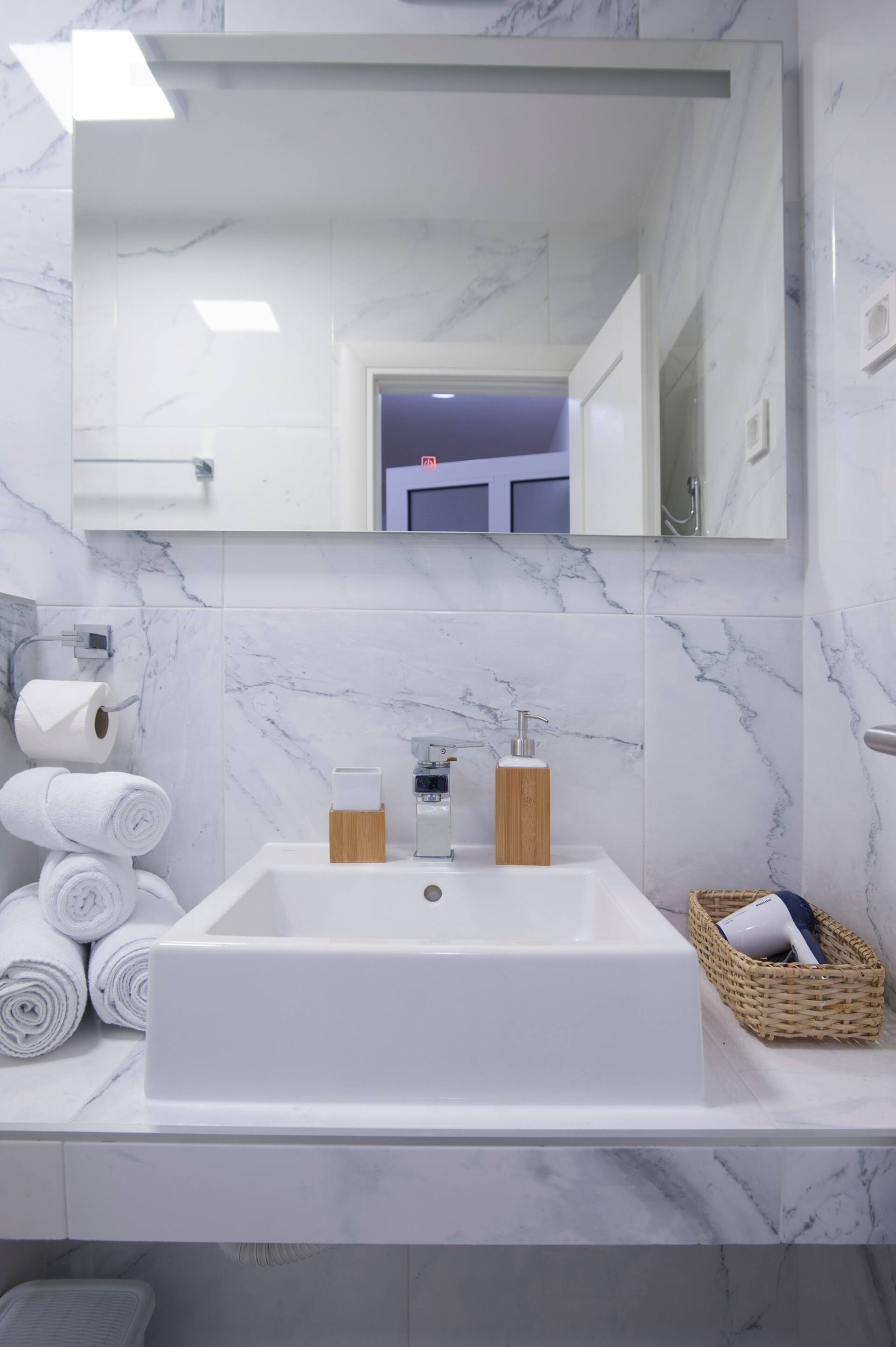 ★Direct Access to Pool★ 1BR Apt, Free Pkg — foto 5