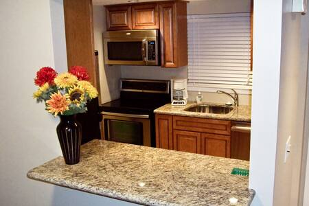 Beautiful Updated Pinehurst Condo