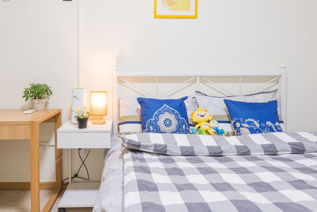 主卧全景~~(Soft bright master bedroom)