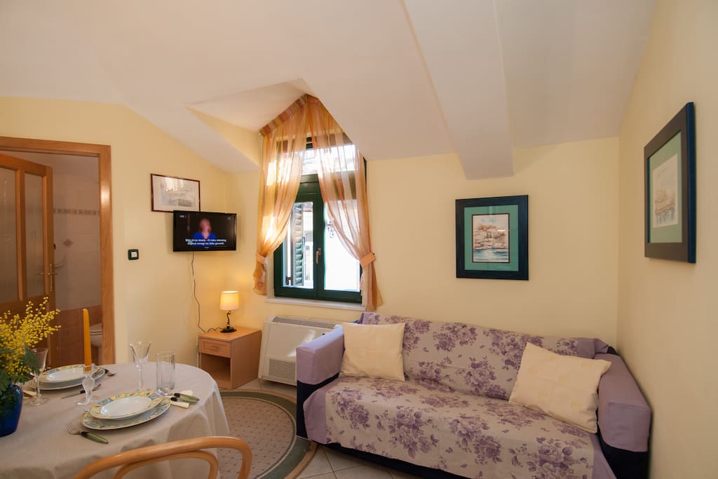 Apartment Bugenvilia, tv area