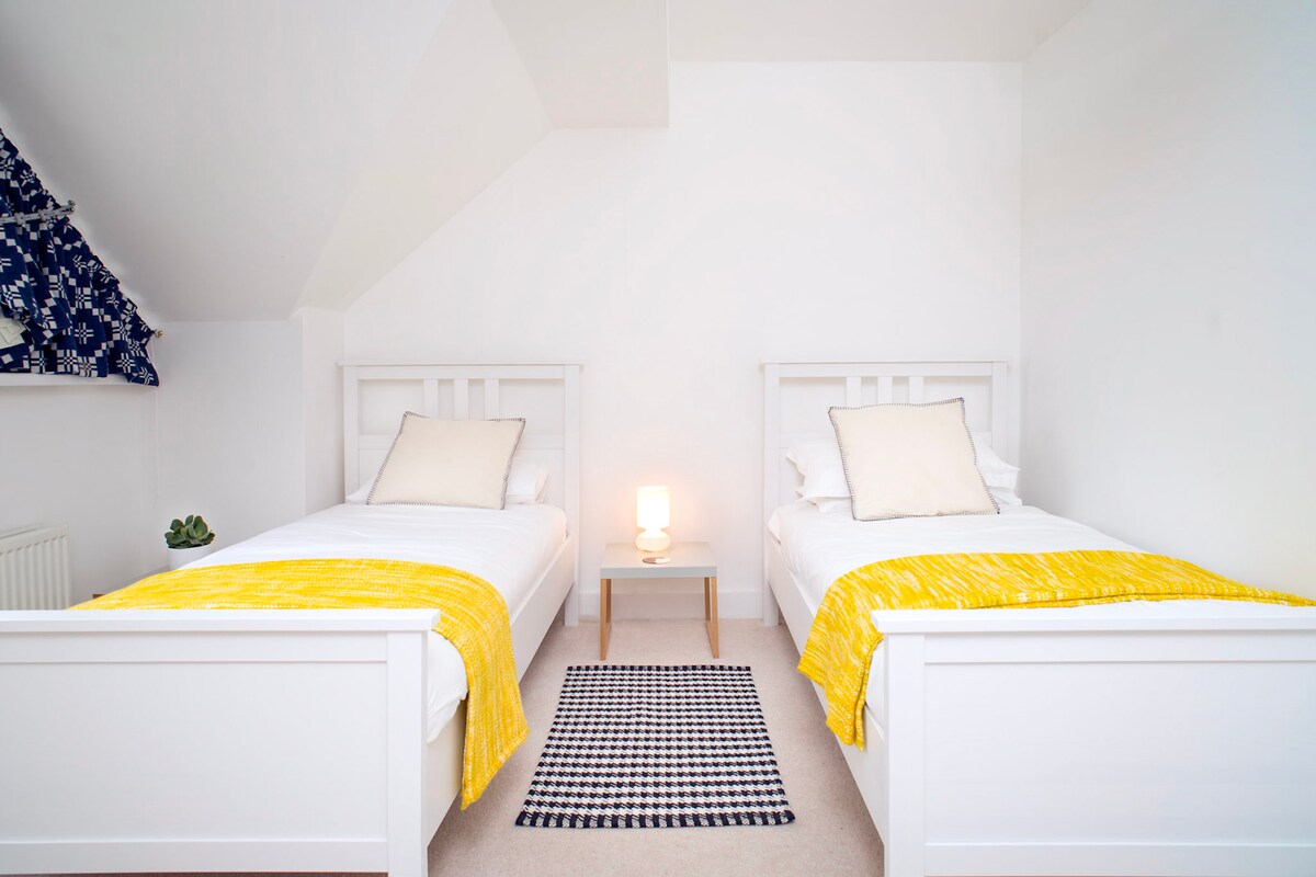 ห้องนอนเตียงแฝด