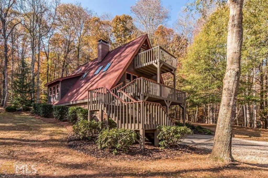 Farmhouse in a Peaceful Paradise with Huge Hot tub Farm stays for Rent in Gainesville,