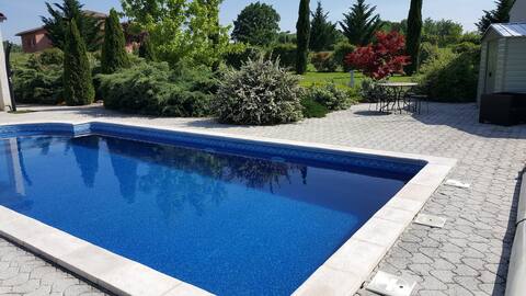 3* home with pool for a quiet couple.