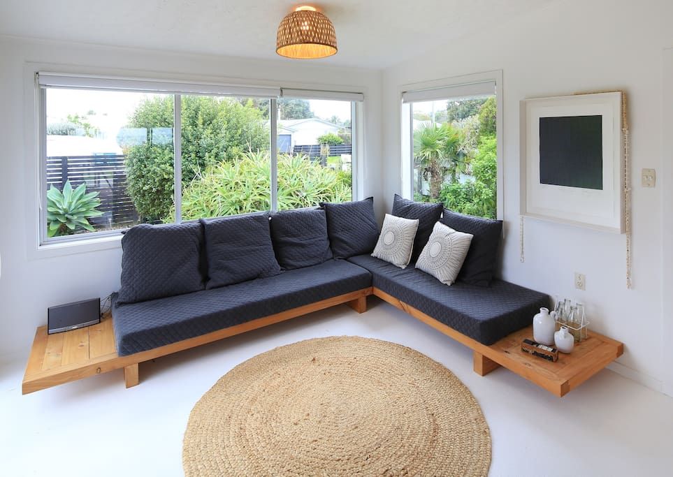 Sunny front lounge with 2 x daybeds