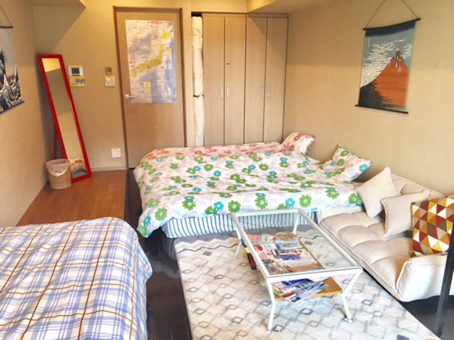 MAX 4P can stay
1 big room
3 single beds
1 futons
No smoking
Security double lock
220 ppt speed wifi paid rental service(¥1000/day)
Luggage Storage Service
(1Luggage Price/2hour ¥1000)
Clean Up Room Service(¥7000)
Check in 3pm
Check out 11am
最大4名宿泊可能
1ビッグルーム
シングルベッド3
布団1
禁煙
2重ロック
ポケットWIFIレンタルサービス(¥1000/day)
荷物預かりサービス/1個の荷物価格
(2hour ¥1000)
滞在中お掃除サービス(¥7000税込)