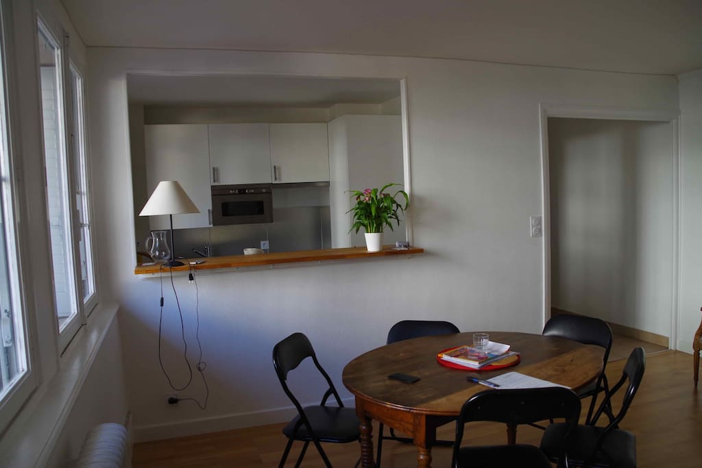 Salon vu sur cuisine