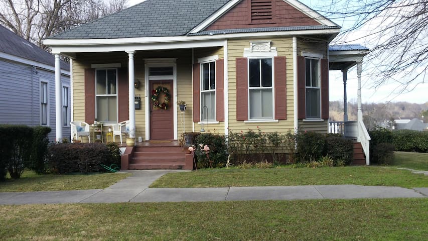 1 Bedroom Cottage Duplex 1013 A