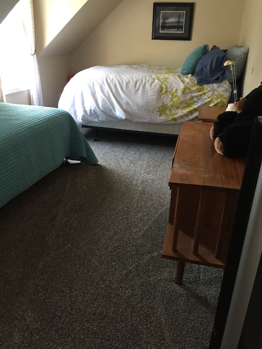 Queen & Single bed