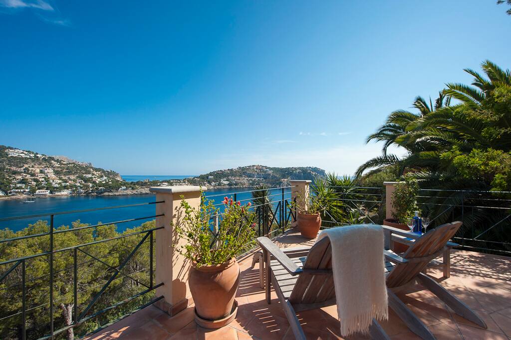 The villa has three sunny terraces with majestic sea and mountain views