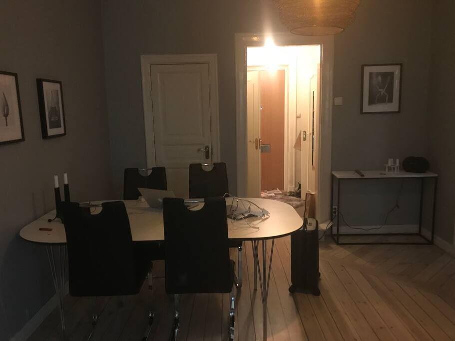 Mysigt allrum- 3.09 i tak. Sekelskifte.