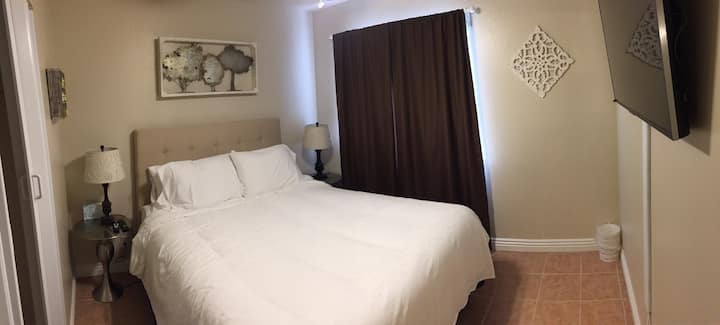 Chambre d'hôtes avec télévision à grand écran