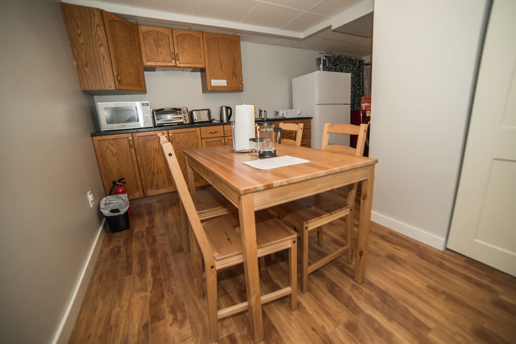 Dinning/kitchenette area