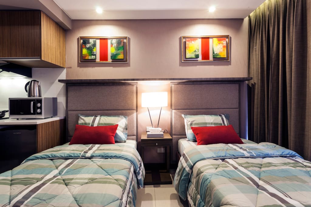 Tastefully, decorated. professionally cleaned before your stay!