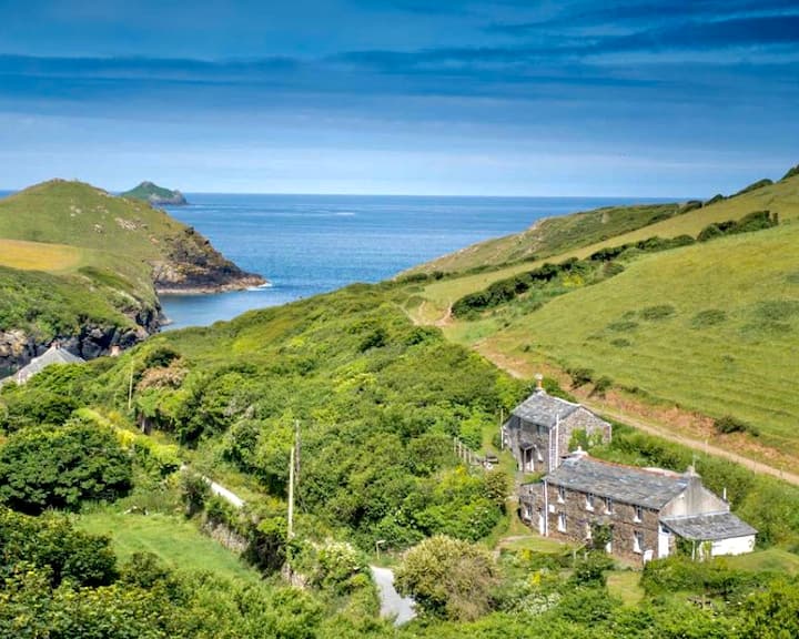 150 yards from Port Quin Sleeps 5, Varley Cottages for Rent in Port Quin, England, United