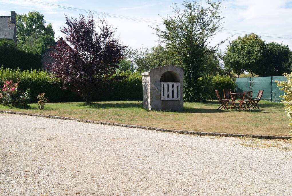 Le jardin et son puits