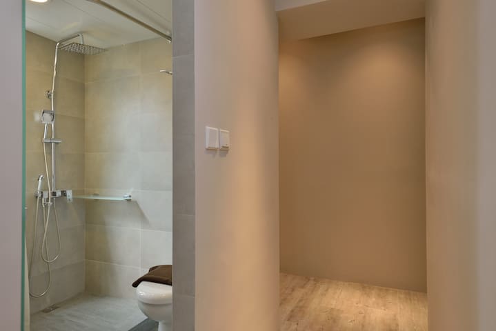 Poplar Street Luxury Studio *1C