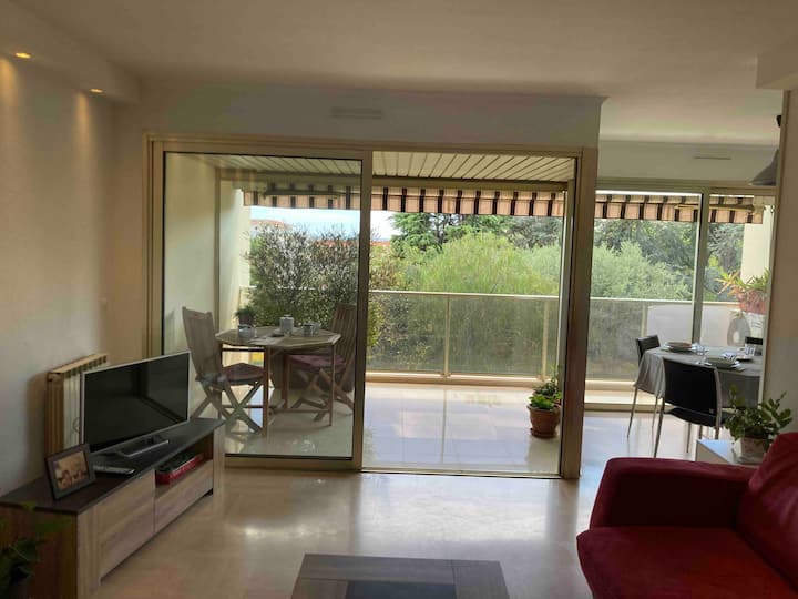 Spacieux Deux Pièces, Proche Plages - Antibes