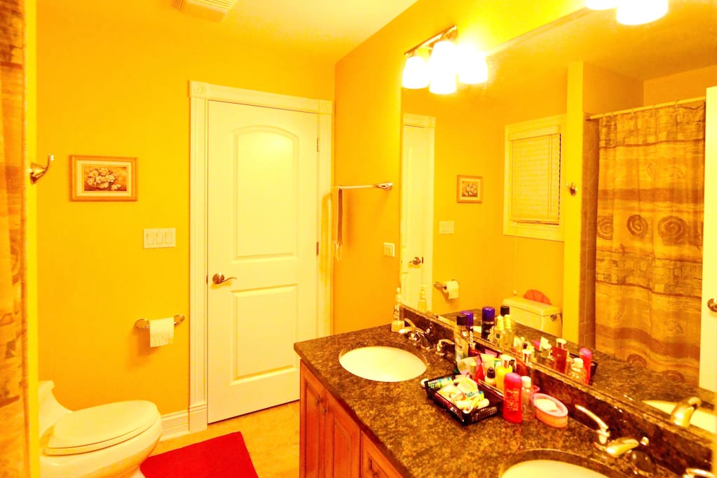 This is a J&J bathroom. It may not be available if the other room is occupied.
