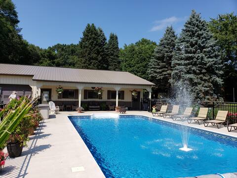 'Pool Barn' w/Games & Hot Tub near Indiana Dunes