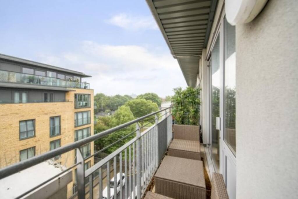 Balcony + sitting area facing Central London