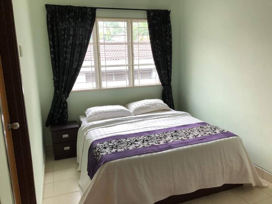 2nd bedroom