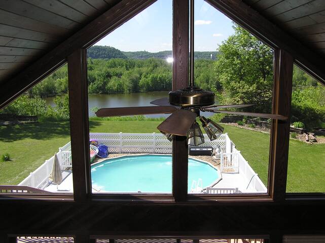 EAGLE HAVEN-Large Private Home Scenic River Views gallery image 2